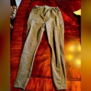 Athleta Small Grey Ultimate Stash Pocket 7/8 Tight